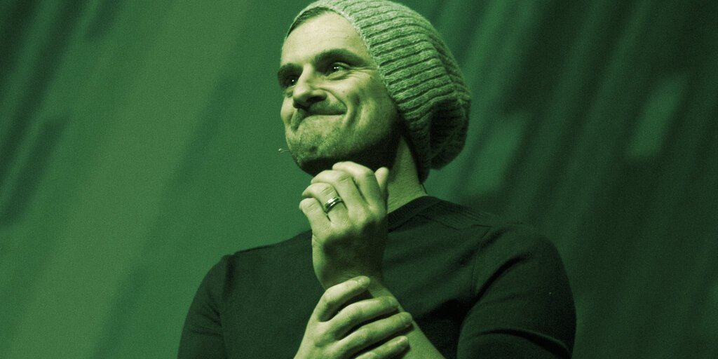 Gary Vaynerchuck-Backed Swoops Raises $3.5 Million for NFT Basketball Game - Decrypt
