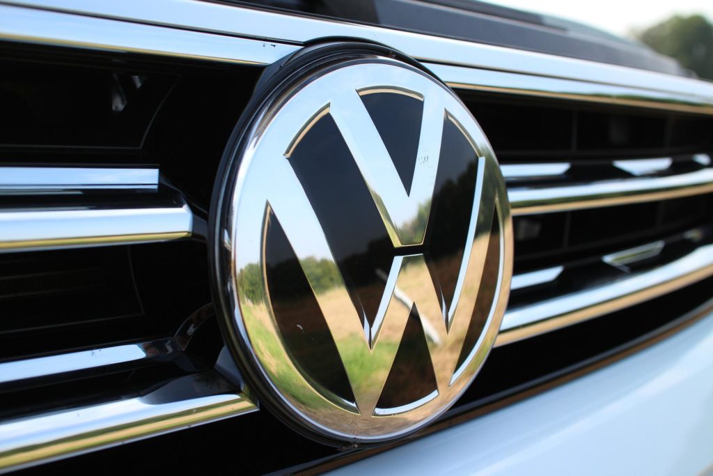 Microsoft Teams Up With Volkswagen to Make Augmented Reality Available for Cars