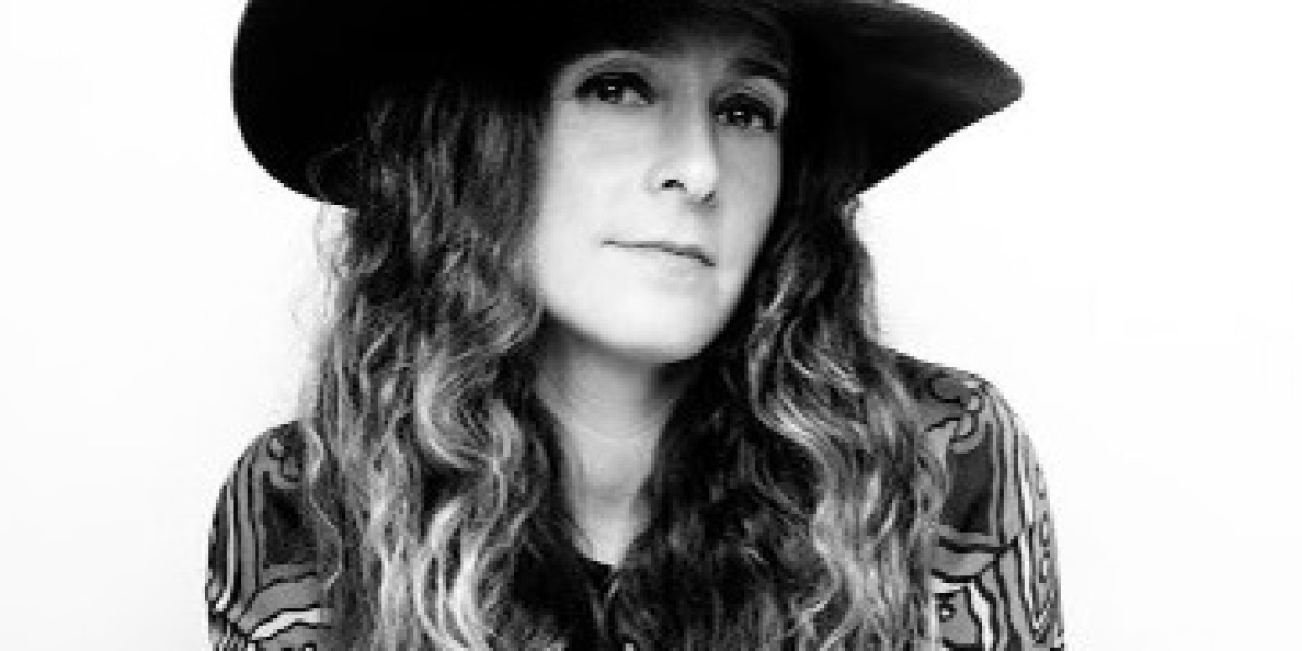 Meet NFT artist Nicole Buffett, the granddaughter of Warren Buffett | Fortune