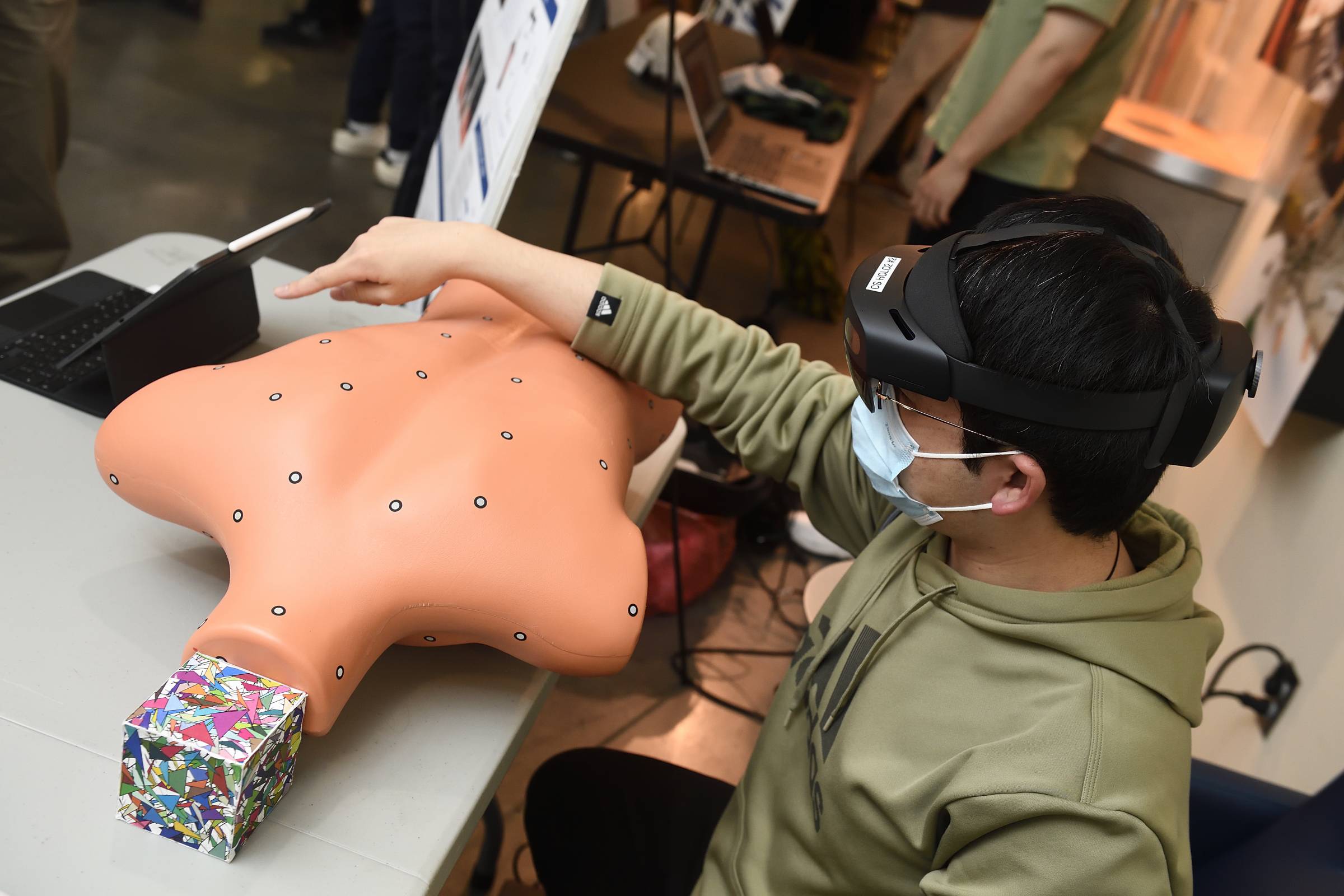 Reality show: students present their creations in augmented reality