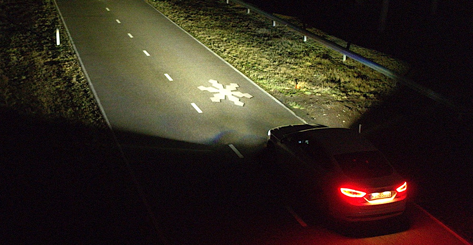 Ford High-Resolution Headlights Provide a New Kind of Augmented Reality