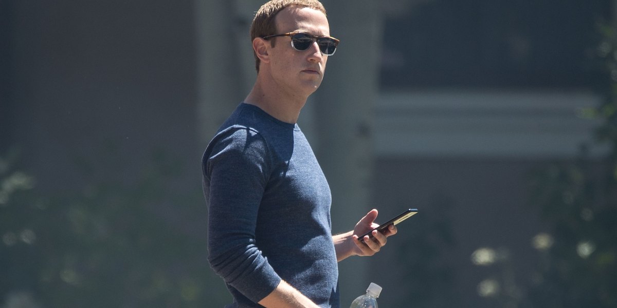 Joe Rogan and Mark Zuckerberg discuss augmented reality tech in new interview | Fortune