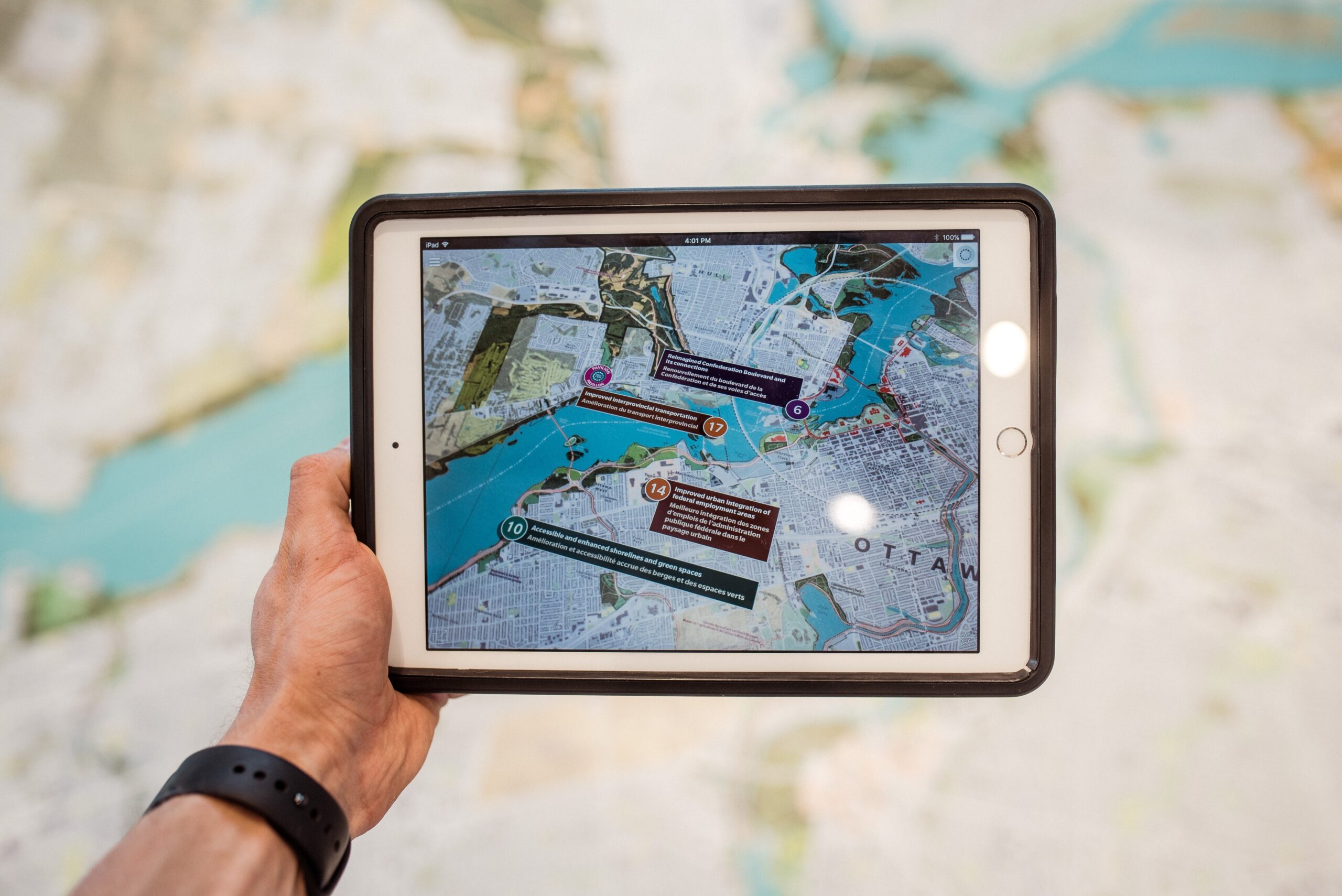 Augmented Reality in Language Education: dARe To Know - The FLTMAG