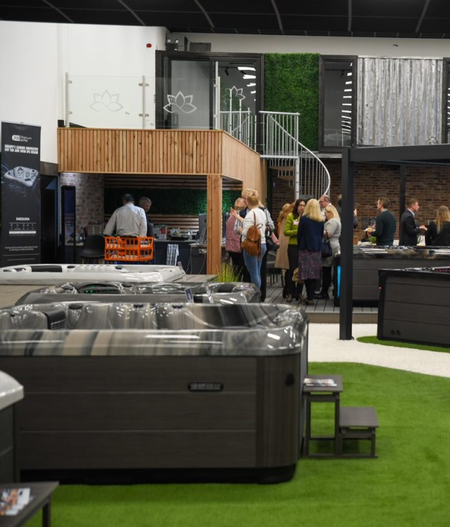 Platinum Spas uses latest technology for 'augmented reality' hot tub experience - Destination Chesterfield | Destination Chesterfield