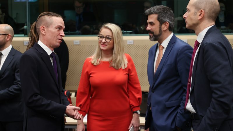 EU countries adopt a common position on Artificial Intelligence rulebook – EURACTIV.com