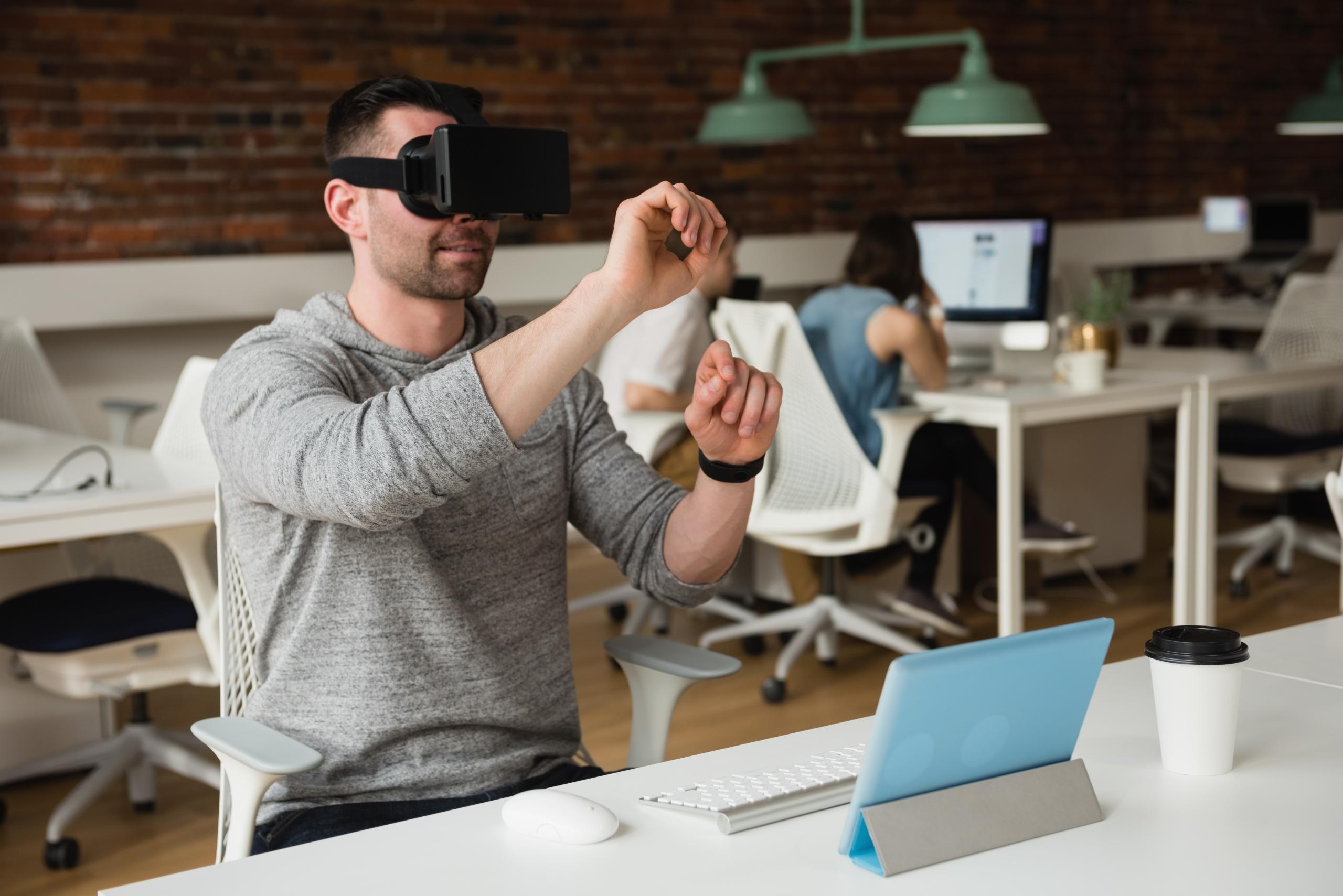 5 Ways That Virtual Reality Can Help to Bolster Your SME’s Scaling Process - Real Business
