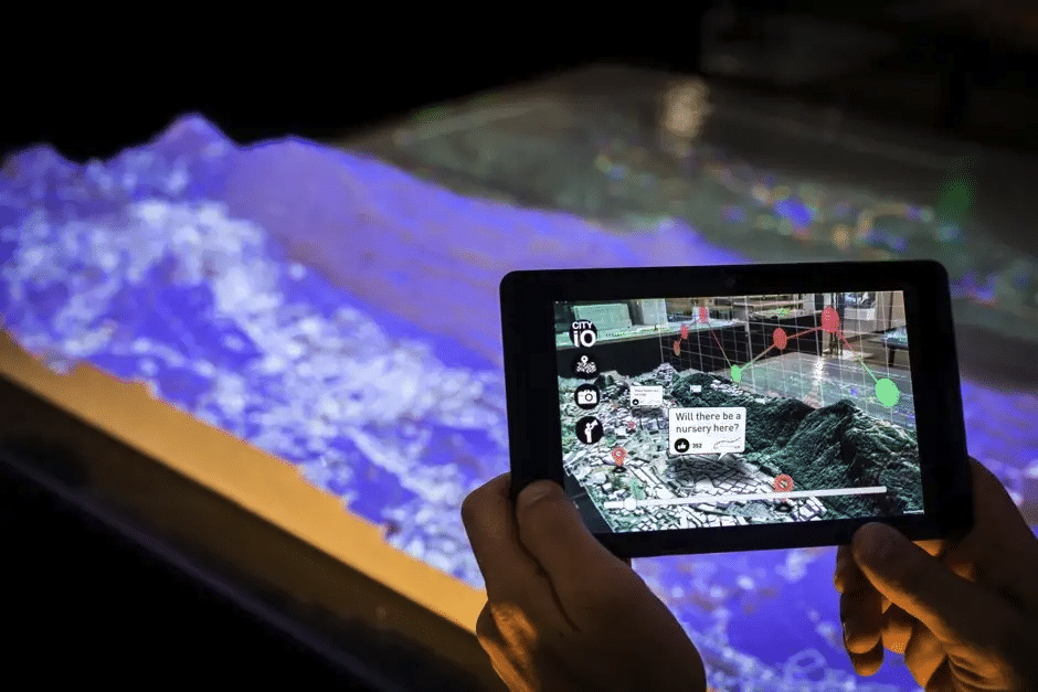 Introducing MaCT Students to City Science, Business Models and Urban Augmented Reality
